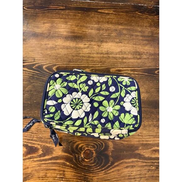 Vera Bradley Accessories - Vera Bradley Makeup Case